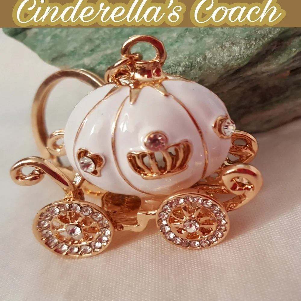 White Enamel & Rhinestone Cinderellas Regal Coach Purse/Keyring Goldtone NEW